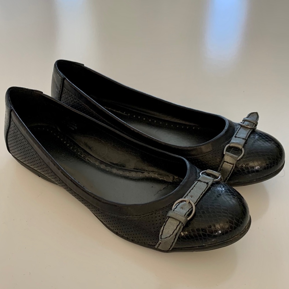 Women’s Flats